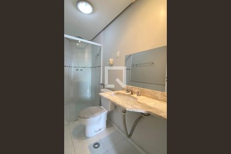 Banheiro da Suíte 1 de apartamento para alugar com 3 quartos, 84m² em Alphaville Industrial, Barueri