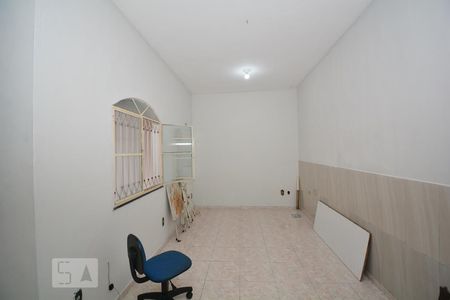 Sala de casa para alugar com 1 quarto, 660m² em Marechal Hermes, Rio de Janeiro