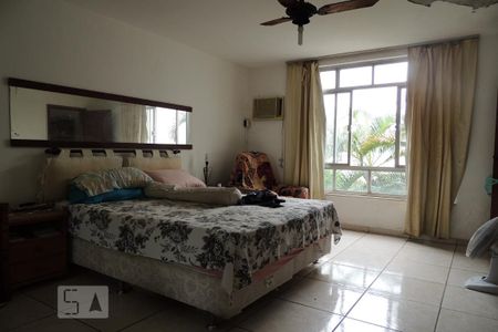 Casa à venda com 645m², 4 quartos e 5 vagasQuarto 4 - Suíte