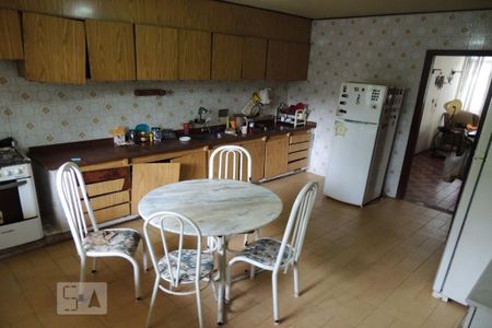 Casa à venda com 645m², 4 quartos e 5 vagasCozinha 