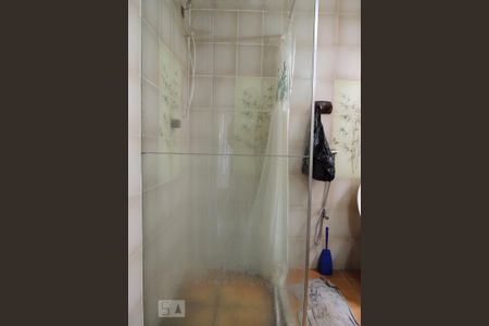 Casa à venda com 645m², 4 quartos e 5 vagasBanheiro social 