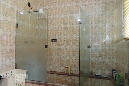 Casa à venda com 645m², 4 quartos e 5 vagasBanheiro da Suíte 4