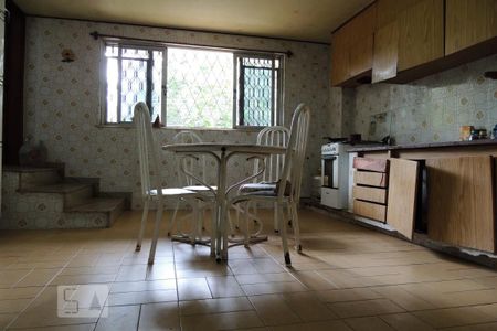 Casa à venda com 645m², 4 quartos e 5 vagasCozinha 