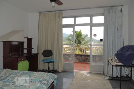 Casa à venda com 645m², 4 quartos e 5 vagasQuarto 3 - Suíte