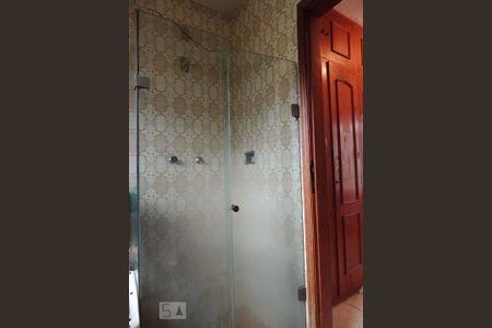 Casa à venda com 645m², 4 quartos e 5 vagasBanheiro da Suíte 