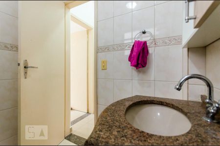 Banheiro de apartamento para alugar com 1 quarto, 46m² em Itararé, Santos