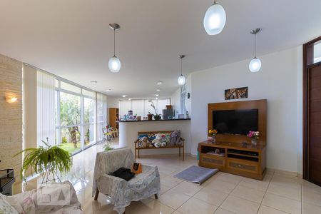 Sala de estar de casa à venda com 3 quartos, 250m² em Conjunto Habitacional Vila Santana (sousas), Campinas