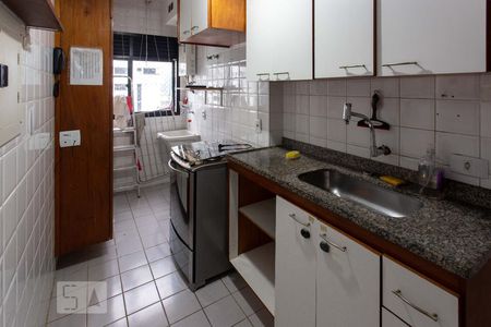 Apartamento à venda com 70m², 2 quartos e 2 vagasCozinha e Área de Serviço