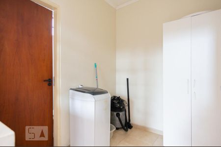 Casa à venda com 351m², 4 quartos e 4 vagasQuarto de Serviço