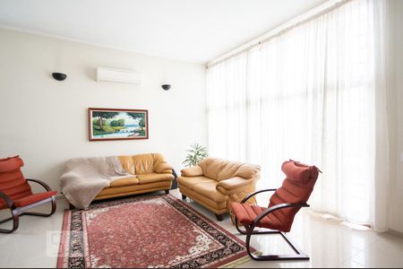 Sala de casa à venda com 4 quartos, 351m² em Parque São Domingos, São Paulo