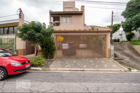 Casa à venda com 351m², 4 quartos e 4 vagasFachada