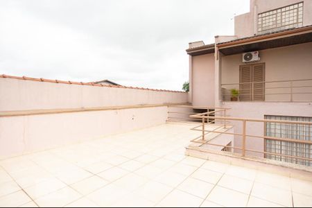 Casa à venda com 351m², 4 quartos e 4 vagasÁrea comum - Piscina