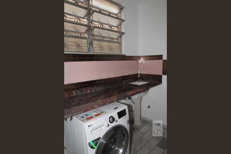 Casa à venda com 233m², 4 quartos e 1 vagaLavanderia