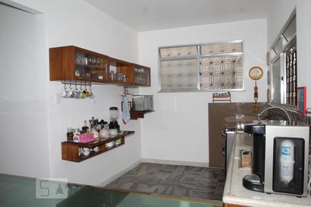 Casa à venda com 233m², 4 quartos e 1 vagaCozinha