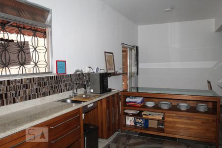 Casa à venda com 233m², 4 quartos e 1 vagaCozinha