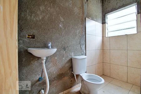 Banheiro de kitnet/studio para alugar com 1 quarto, 35m² em Jardim Vitória Régia, São Paulo