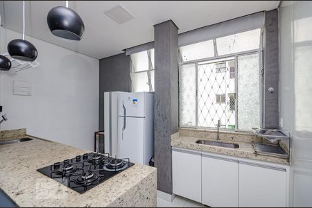 Cozinha de apartamento para alugar com 1 quarto, 44m² em Barro Preto, Belo Horizonte