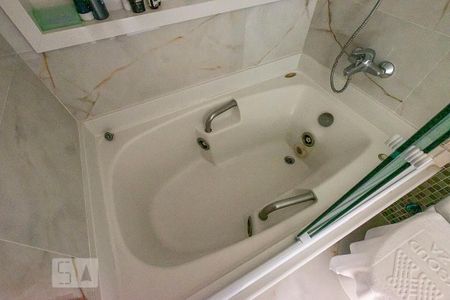 Apartamento para alugar com 60m², 1 quarto e 2 vagasSuíte - Banheiro