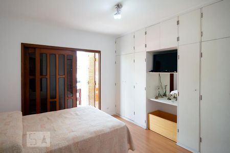 Casa para alugar com 315m², 4 quartos e 5 vagas Casa para alugar com 315m², 4 quartos e 5 vagasQuarto 3 - Suíte