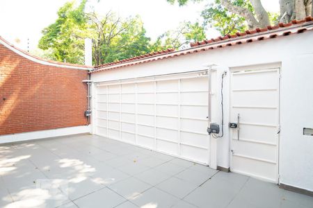 Casa para alugar com 315m², 4 quartos e 5 vagas Casa para alugar com 315m², 4 quartos e 5 vagasGaragem