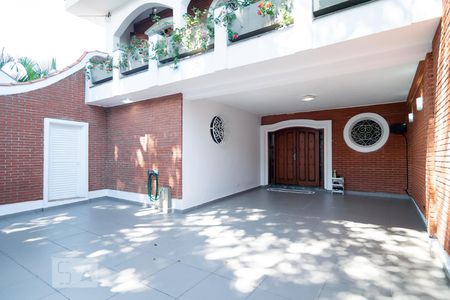 Casa para alugar com 315m², 4 quartos e 5 vagas Casa para alugar com 315m², 4 quartos e 5 vagasGaragem