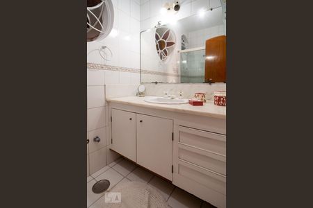 Casa para alugar com 315m², 4 quartos e 5 vagas Casa para alugar com 315m², 4 quartos e 5 vagasBanheiro Quarto 3 - Suíte