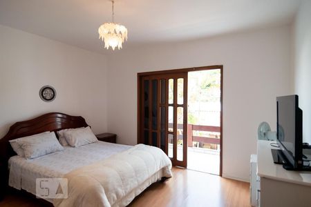 Casa para alugar com 315m², 4 quartos e 5 vagas Casa para alugar com 315m², 4 quartos e 5 vagasQuarto 4 - Suíte