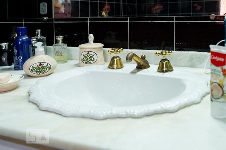 Casa para alugar com 315m², 4 quartos e 5 vagas Casa para alugar com 315m², 4 quartos e 5 vagasBanheiro Quarto 4 - Suíte