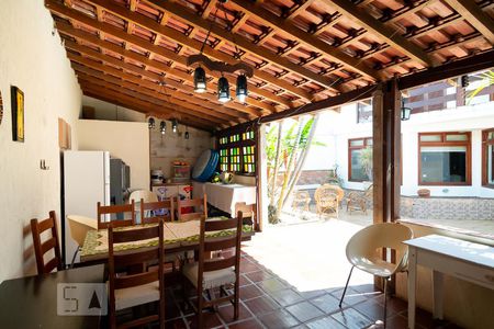 Casa para alugar com 315m², 4 quartos e 5 vagas Casa para alugar com 315m², 4 quartos e 5 vagasChurrasqueira