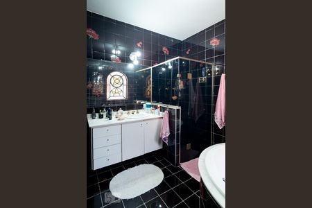 Casa para alugar com 315m², 4 quartos e 5 vagas Casa para alugar com 315m², 4 quartos e 5 vagasBanheiro Quarto 4 - Suíte