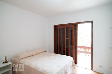 Casa para alugar com 315m², 4 quartos e 5 vagas Casa para alugar com 315m², 4 quartos e 5 vagasQuarto 3 - Suíte