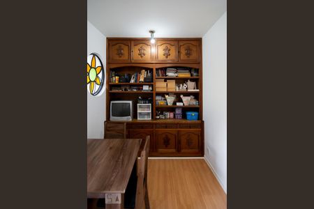 Casa para alugar com 315m², 4 quartos e 5 vagas Casa para alugar com 315m², 4 quartos e 5 vagasQuarto 1