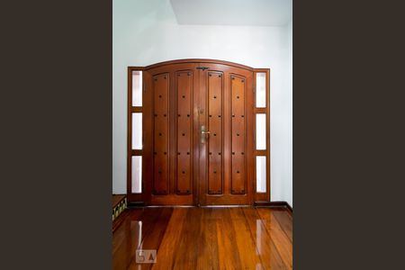 Casa para alugar com 315m², 4 quartos e 5 vagas Casa para alugar com 315m², 4 quartos e 5 vagasHall Entrada