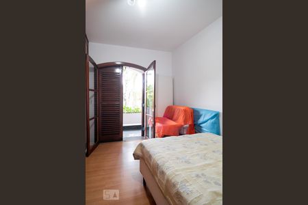 Casa para alugar com 315m², 4 quartos e 5 vagas Casa para alugar com 315m², 4 quartos e 5 vagasQuarto 2 - Suíte