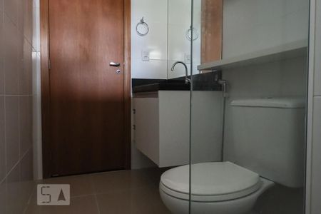 Studio para alugar com 45m², 1 quarto e 1 vaga Studio para alugar com 45m², 1 quarto e 1 vagaBanheiro