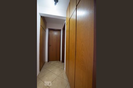 Armário do corredor de apartamento para alugar com 4 quartos, 266m² em Centro, Ribeirão Preto