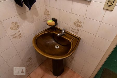 Casa à venda com 252m², 3 quartos e 5 vagasBanheiro social