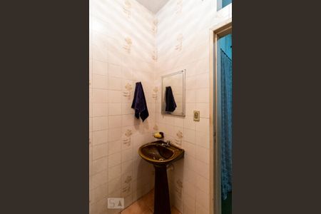 Casa à venda com 252m², 3 quartos e 5 vagasBanheiro social