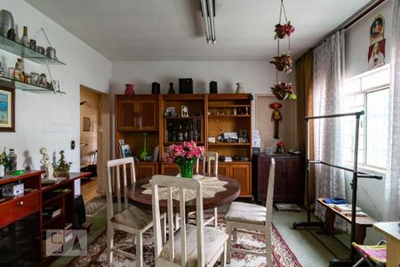 Casa à venda com 252m², 3 quartos e 5 vagasSala