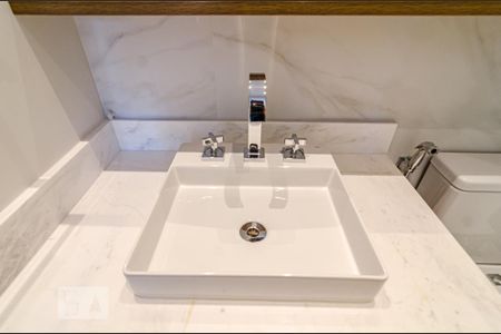 Apartamento para alugar com 70m², 2 quartos e 1 vaga Apartamento para alugar com 70m², 2 quartos e 1 vagaBanheiro da suíte