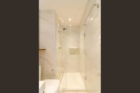 Apartamento para alugar com 70m², 2 quartos e 1 vaga Apartamento para alugar com 70m², 2 quartos e 1 vagaBanheiro da suíte