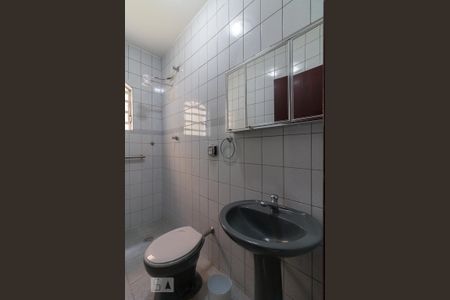 Casa à venda com 200m², 6 quartos e 1 vagaCasa 2 - banheiro social 