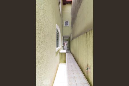 Casa à venda com 200m², 6 quartos e 1 vagaCasa 1 - corredor lateral externo