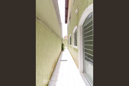 Casa à venda com 200m², 6 quartos e 1 vagaCasa 1 - corredor lateral externo
