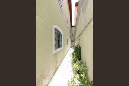 Casa à venda com 200m², 6 quartos e 1 vagaCasa 1 - corredor lateral externo