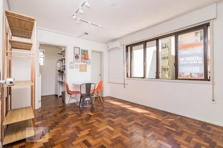 Sala/Quarto de apartamento para alugar com 1 quarto, 27m² em Centro Histórico, Porto Alegre