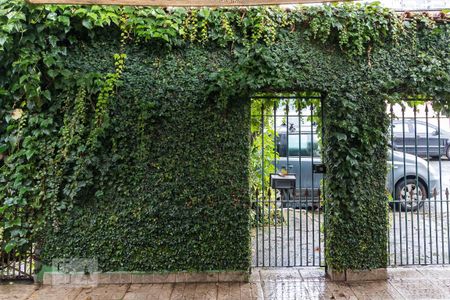 Casa para alugar com 150m², 3 quartos e 2 vagas Casa para alugar com 150m², 3 quartos e 2 vagasVista