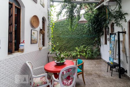 Casa para alugar com 150m², 3 quartos e 2 vagas Casa para alugar com 150m², 3 quartos e 2 vagasVista