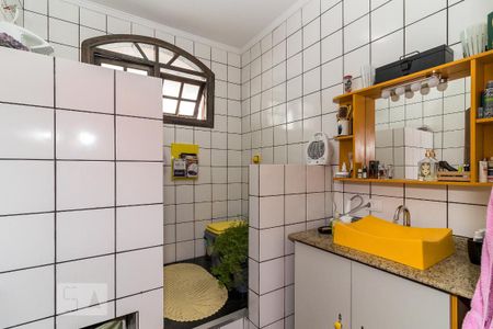 Casa para alugar com 150m², 3 quartos e 2 vagas Casa para alugar com 150m², 3 quartos e 2 vagasBanheiro