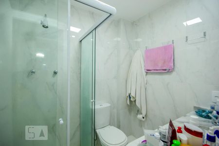 Banheiro  de apartamento à venda com 2 quartos, 61m² em Copacabana, Rio de Janeiro